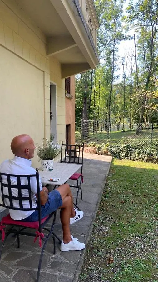 L'Angolino Di Magda: On The Lake-Private Beach! Ghirla Apartment