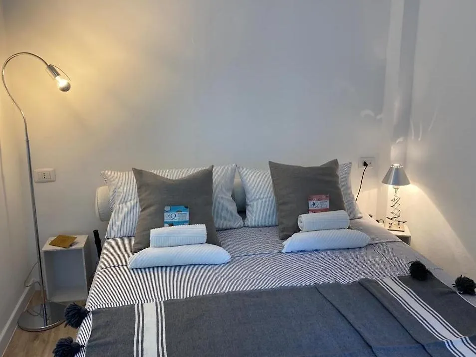 Apartment L'Angolino Di Magda: On The Lake-Private Beach! Ghirla