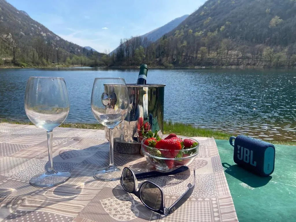 L'Angolino Di Magda: On The Lake-Private Beach! Ghirla