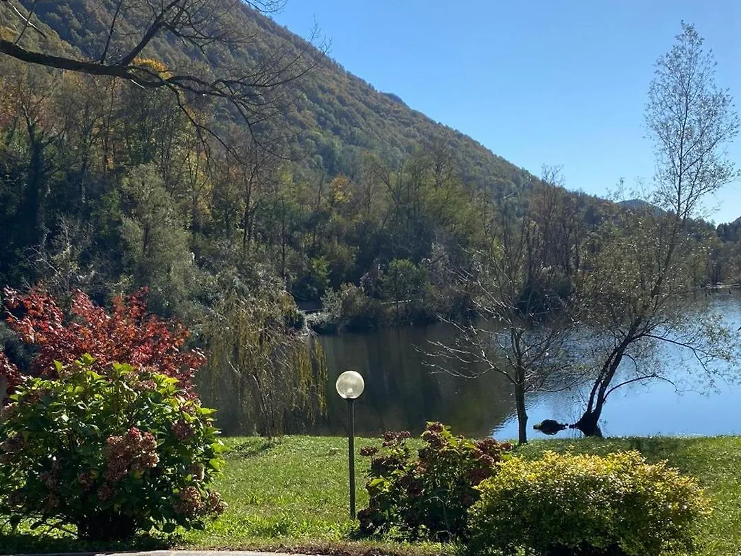 L'Angolino Di Magda: On The Lake-Private Beach! Ghirla Italy